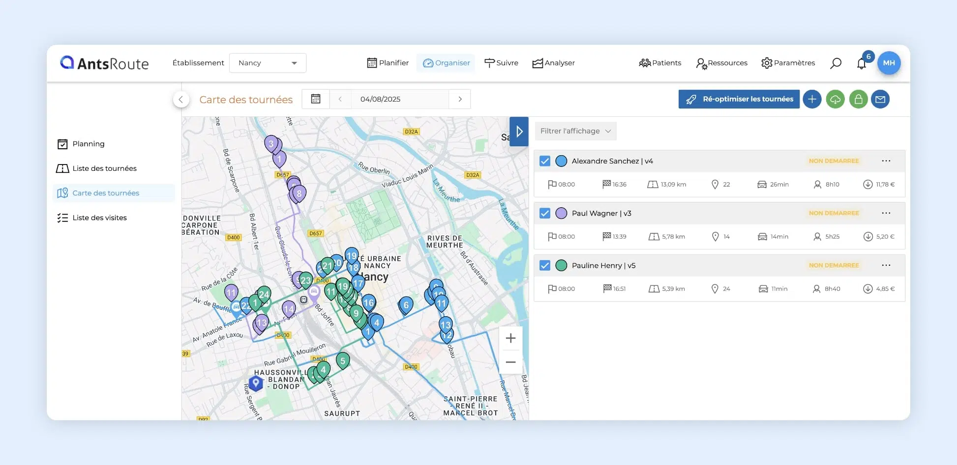 Le logiciel d'optimisation de tournées AntsRoute montrant trois tournées de kinésithérapie à domicile sur une carte.