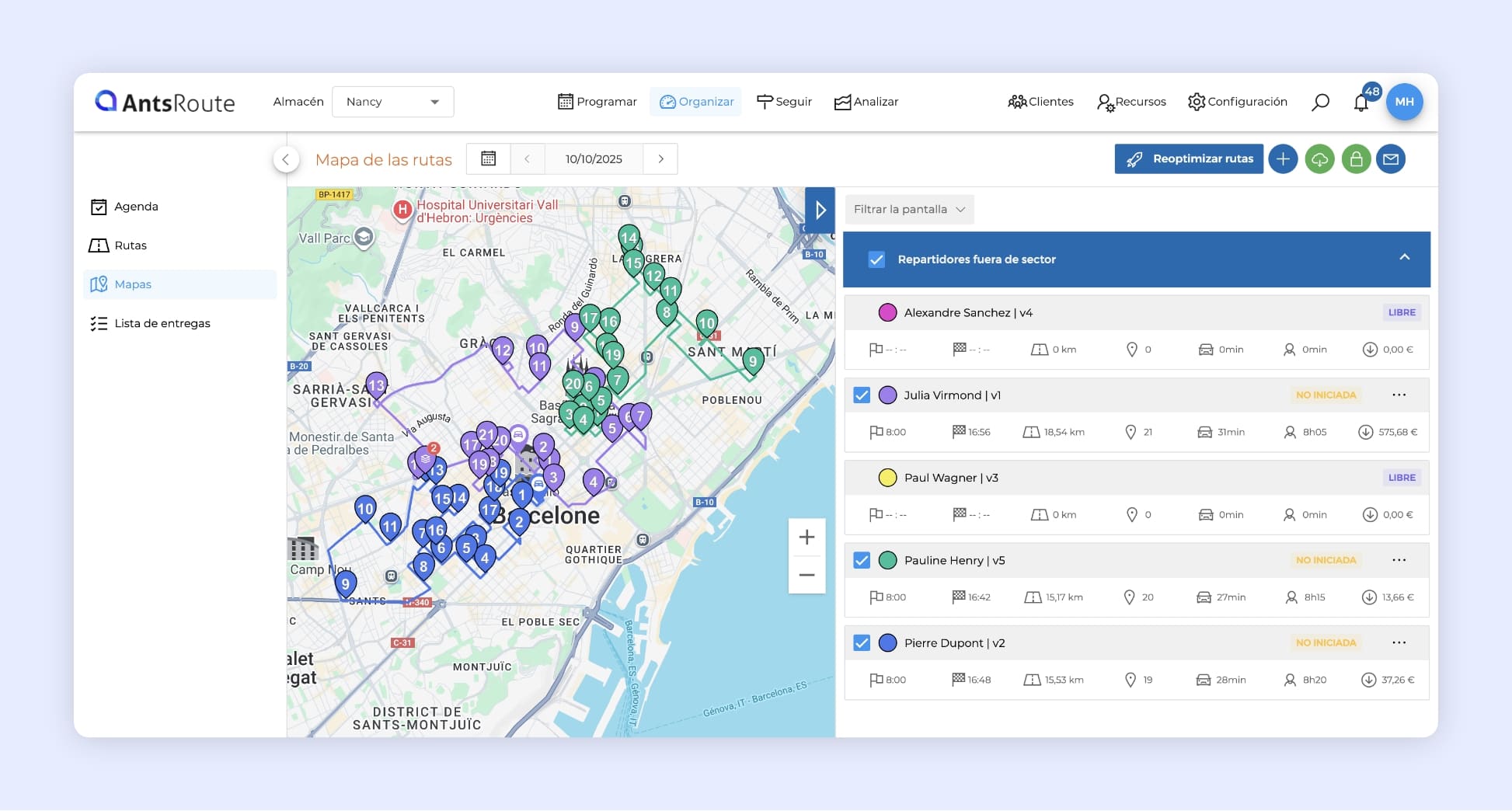 Interfaz del software de optimización de rutas que muestra tres rutas de entrega en un mapa.