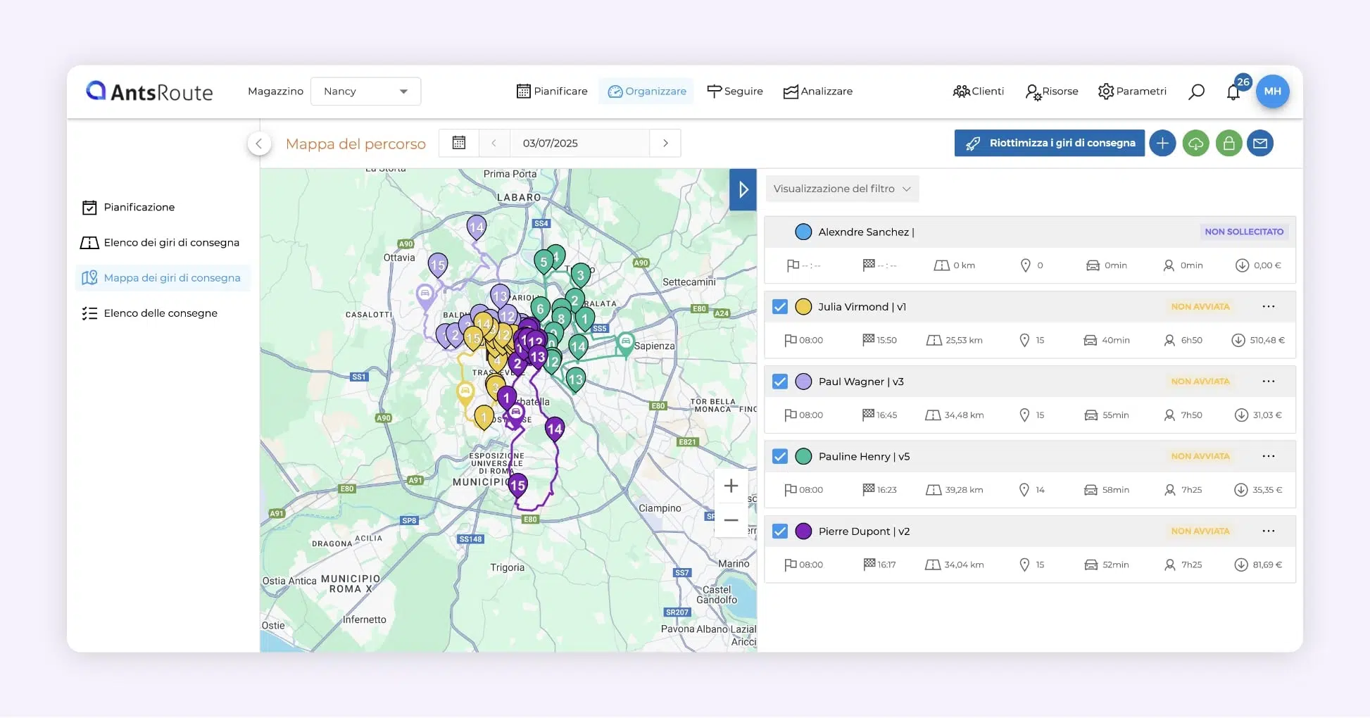 L’interfaccia del software di ottimizzazione AntsRoute che mostra 4 giri di consegna a Roma su una mappa.