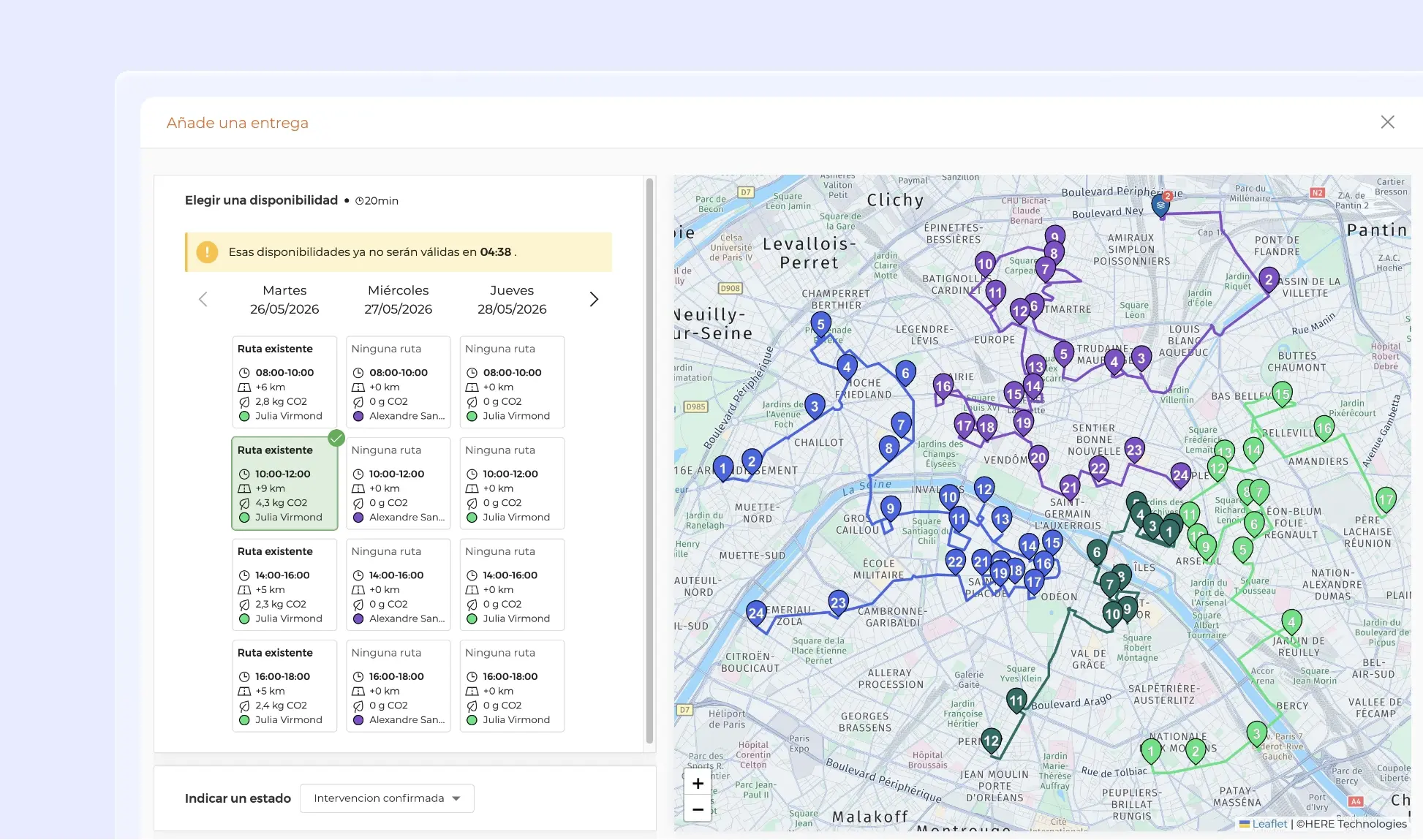 Interfaz de AntsRoute que muestra la adición de una entrega con búsqueda automática de disponibilidad, varios franjas horarias propuestas en diferentes días y un mapa de rutas optimizadas que muestra los itinerarios y las paradas de los conductores.