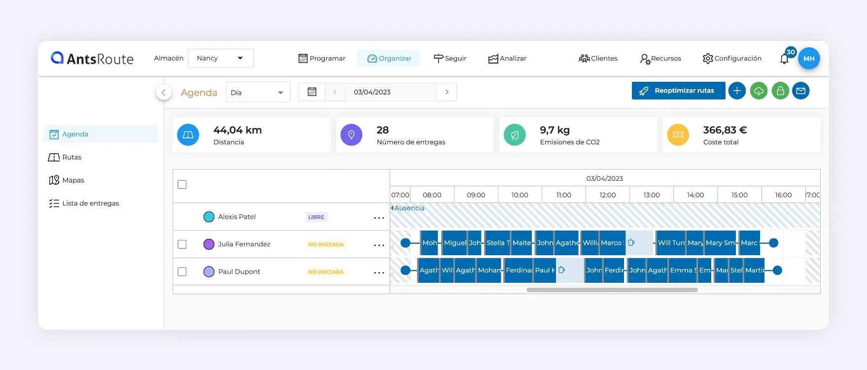 La interfaz AntsRoute muestra tres planes de entrega optimizados.