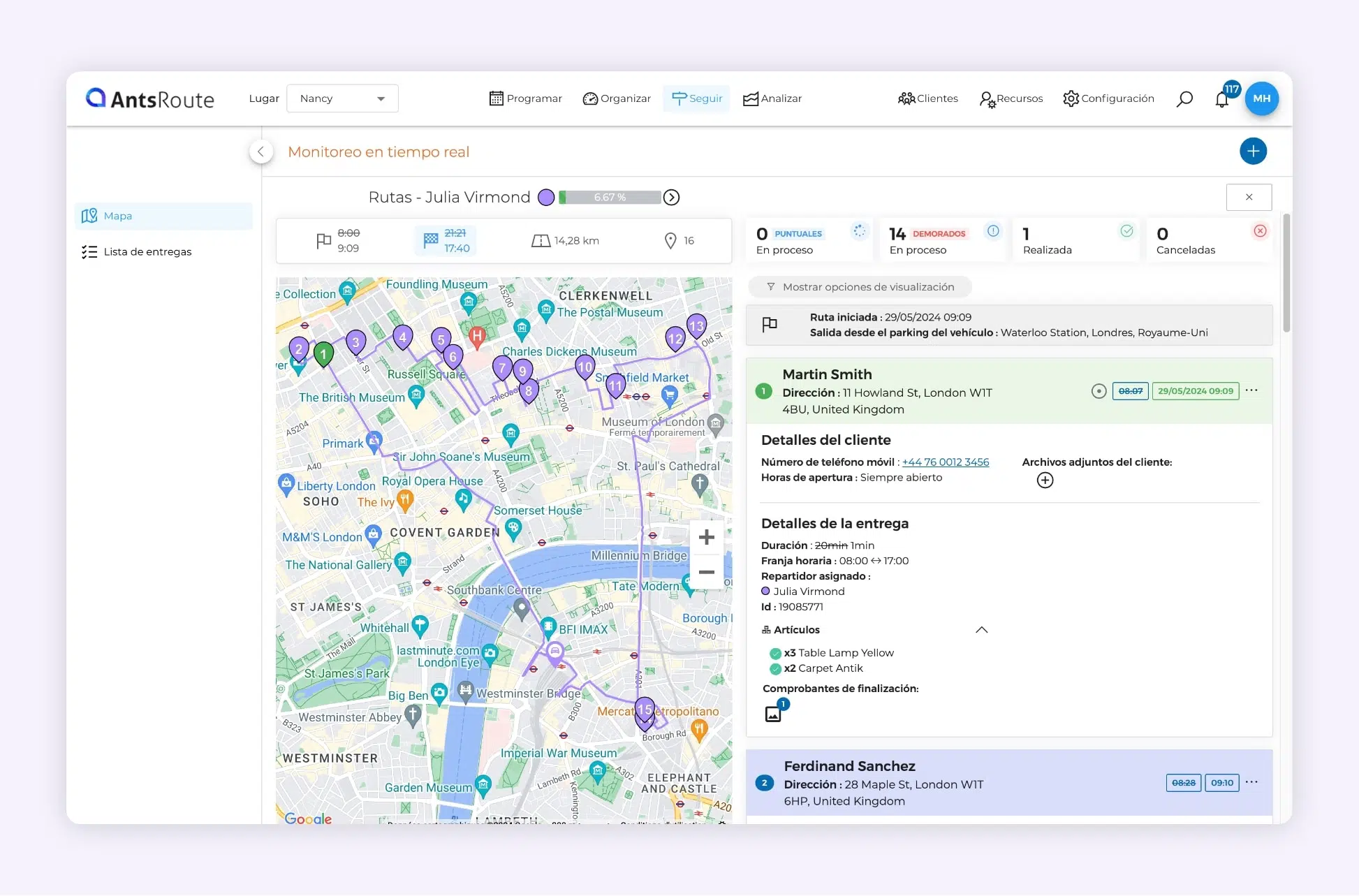 La interfaz del software AntsRoute muestra el seguimiento en tiempo real de una ruta de entregas en curso.