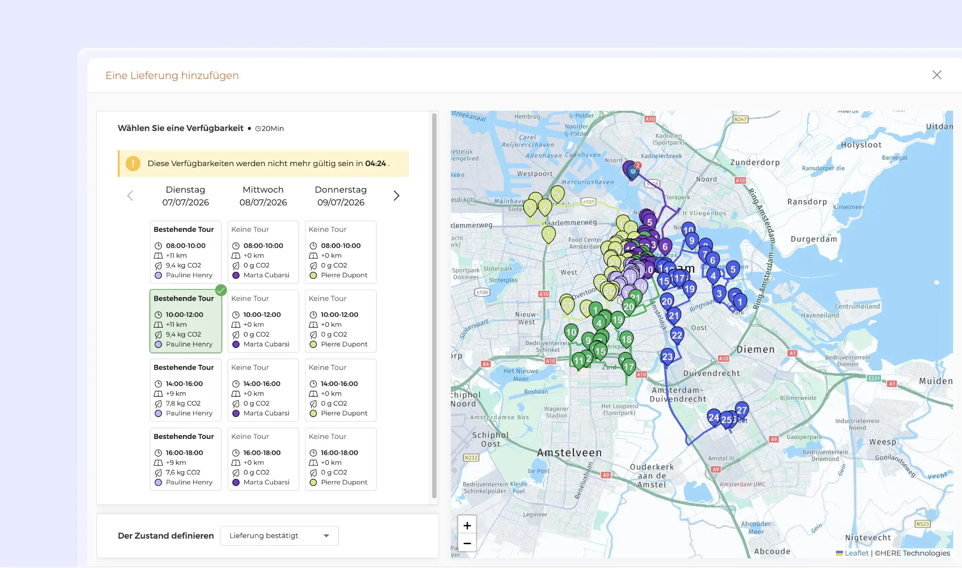 Screenshot der AntsRoute-Benutzeroberfläche, der das Hinzufügen einer Lieferung mit mehreren automatisch vorgeschlagenen Zeitfenstern zeigt, die bestehenden Touren auf einer Karte zur Tourenoptimierung zugeordnet sind.